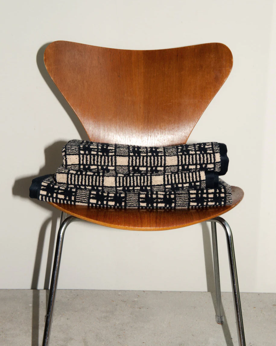 Alma Bath Towel - Image 6