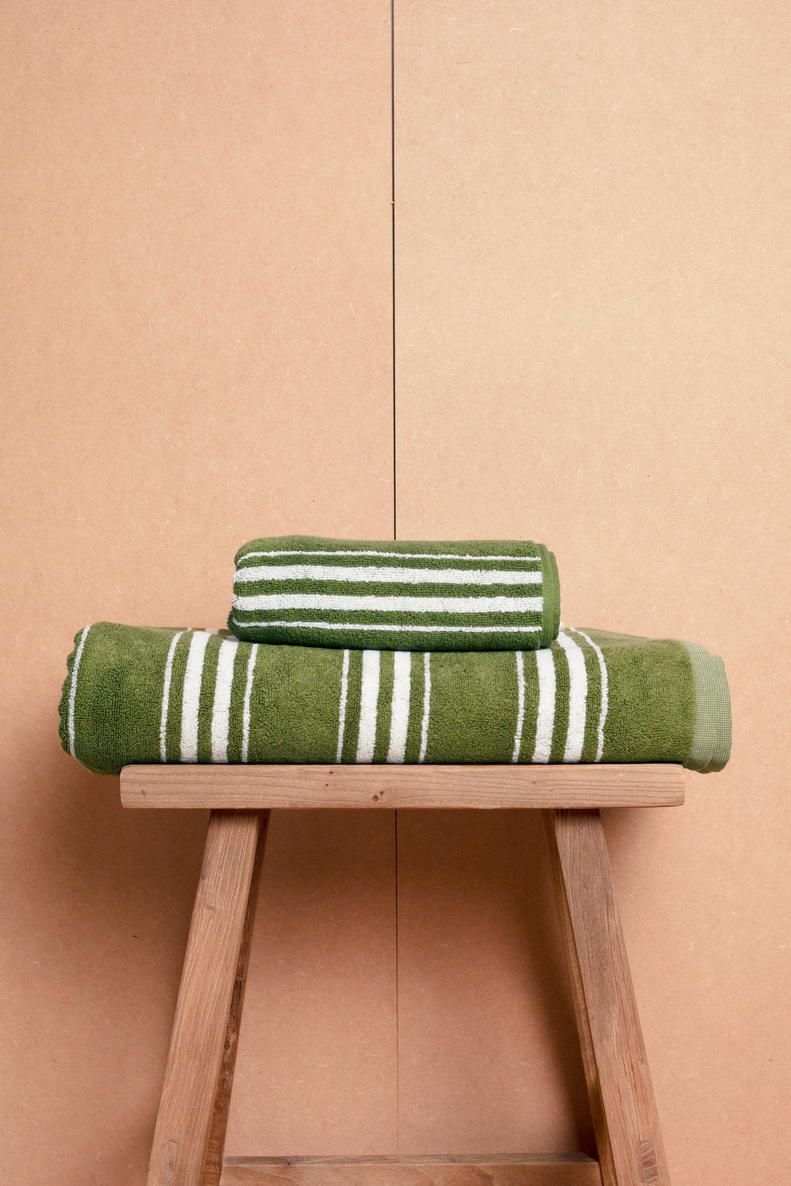 Charlotte Hand Towel - Image 4