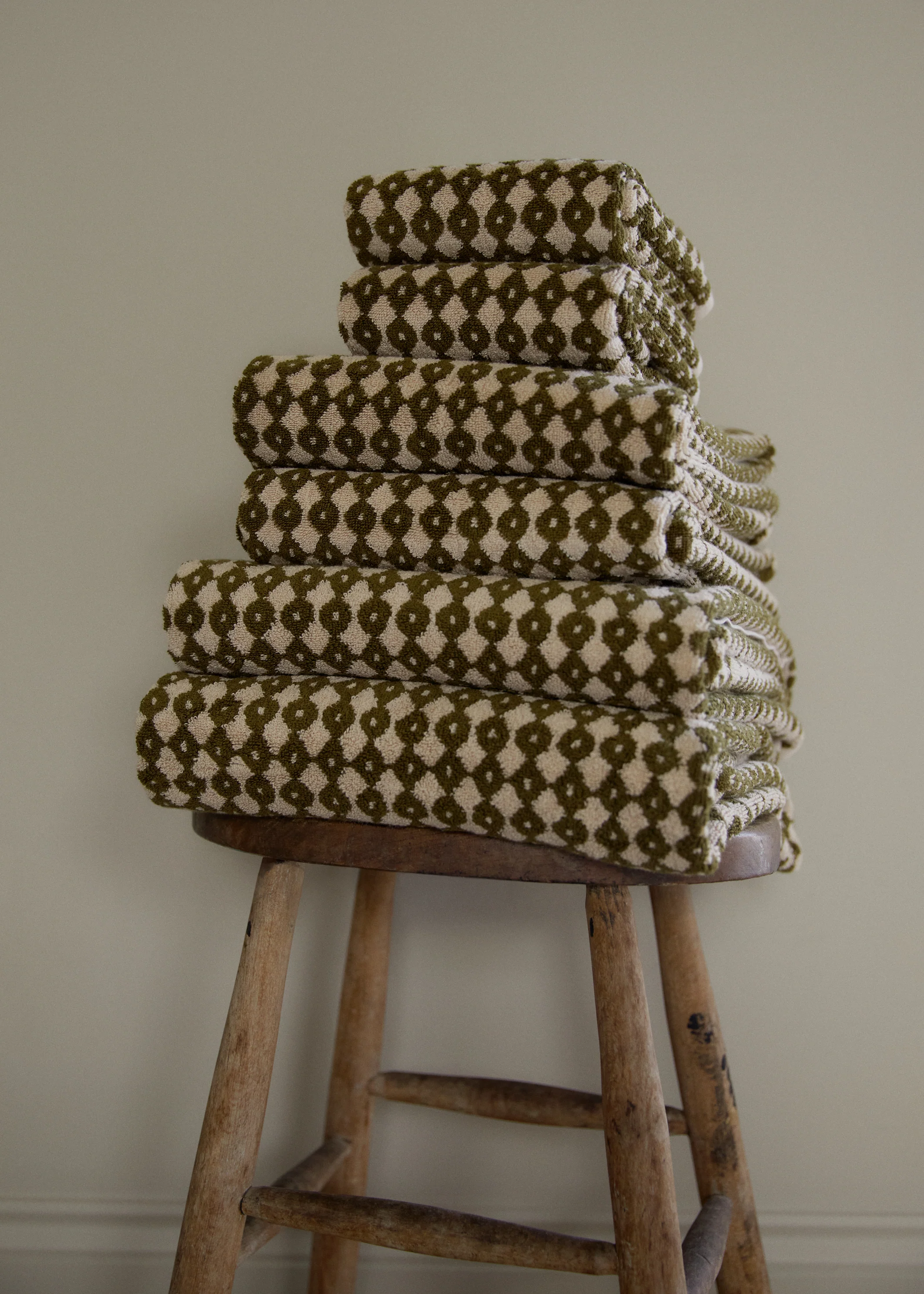 Hanna Complete Set - Image 3